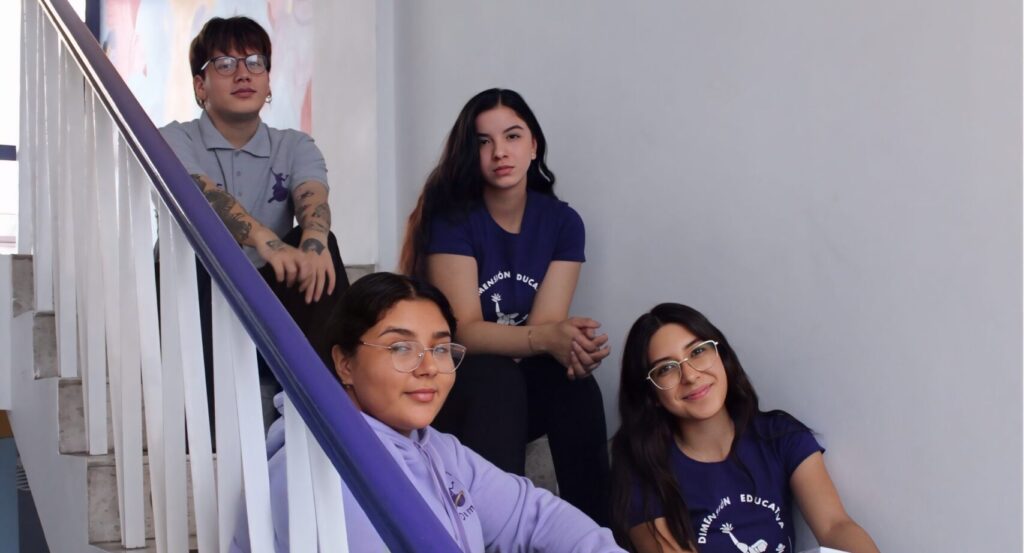 estudiantes alumnos de preparatoria bachillerato prepa abierta Dimensión Educativa en Zamora